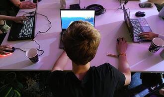 Handlungsempfehlungen zum Jugendschutz im Netz Ende Juni erwartet