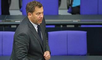 Klingbeil hält ''Tankrabatt'' für ''wichtiges Signal''