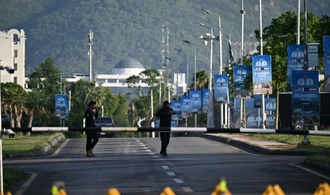 Irans Außenminister und US-Gesandte in Pakistan: Verhandlungen über Kriegsende aber ungewiss