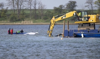 Waldrama vor Insel Poel: Helfer warten auf Spezialschiff für Transport