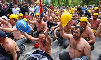 Bergarbeiter demonstrieren vor Energieministerium in Ankara
