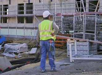 Arbeitsstunde kostete im Jahr 2025 durchschnittlich 45 Euro