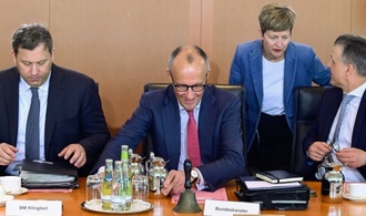 Bundeskabinett billigt Reform von Krankenversicherung - Projekt weiterhin umstritten