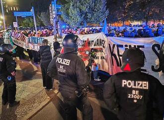 Rangeleien mit der Polizei zum Start der Walpurgisnacht in Berlin