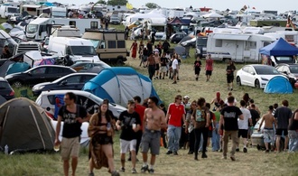 Illegale Riesenparty auf Militärgelände in Frankreich - Regierung plant härteres Vorgehen