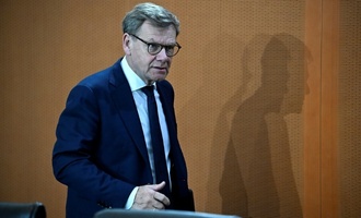 Wadephul schlägt ''stufenweise'' Aufnahme neuer EU-Mitglieder vor