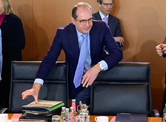 Trotz AfD-Umfragehoch: Bundesinnenminister Dobrindt verteidigt ''Migrationswende''