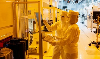 Industrie im März mit kräftigem Auftragsplus - auch wegen ''Lageraufstockungen''