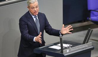 Röttgen: Waffenruhe zwischen Russland und Ukraine ändert nichts