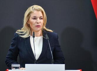 DB-Chefin Palla stellt Randgeschäfte auf den Prüfstand