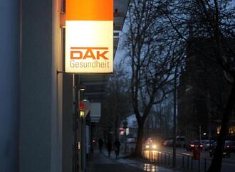 DAK fordert Übertragung von GKV-Sparmaßnahmen auf Beamte