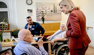 DAK: Warkens Pflegereform könnte Heimbewohner bis zu 20.000 Euro mehr kosten