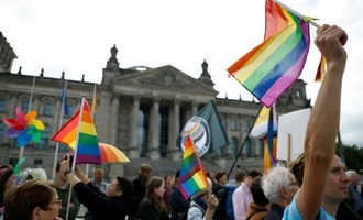 ''Rheinische Post'': Linke fordert von Bundesregierung mehr Schutz für queere Menschen