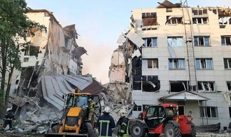 Feuer in russischem Ölhafen nach ukrainischem Angriff - Mindestens zwölf Tote in Luhansk