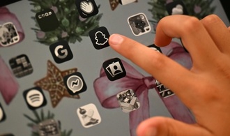 Dobrindt sieht Pläne für Social-Media-Verbot für Kinder skeptisch