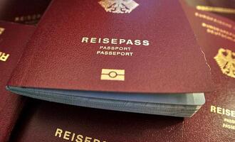 Zahl der Einbürgerungen steigt auf neuen Höchststand