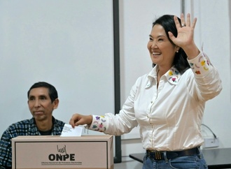 Nachwahlbefragungen: Fujimori bei Stichwahl um Präsidentenamt in Peru knapp vorn