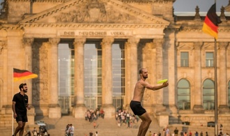 ''Bundestag legt nicht die Füße hoch'': Regierung gegen Streichung der Sommerpause