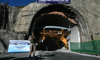 Letzte Sprengung: Indien baut neuen Himalaya-Tunnel fertig