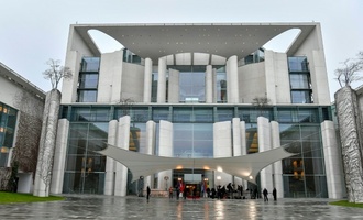 Koalition ruft vor Spitzentreffen mit Sozialpartnern zur Kompromissbereitschaft auf