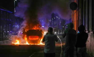 Ausländerfeindliche Proteste nach Messerangriff in Belfast eskalieren