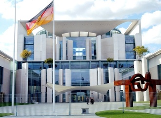 Koalition berät mit Sozialpartnern über Reformen - Merz: ''Lösungen im Dialog''