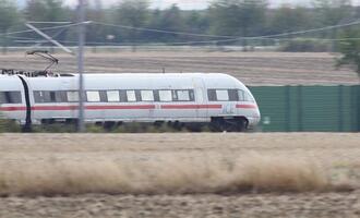 Bahnstrecke Hamburg-Berlin nach Sanierung wieder in Betrieb