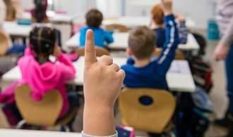 Umfrage für Krankenkasse: Jeder fünfte Erstklässler laut Eltern gestresst