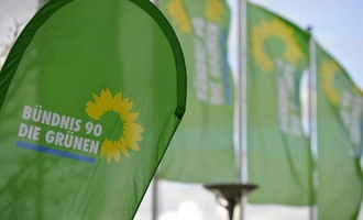 Grüne in Nordrhein-Westfalen bestätigen Doppelspitze aus Zeybek und Achtermeyer