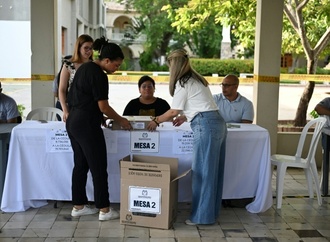 Stichwahl um Präsidentenamt in Kolumbien begonnen - Enges Rennen erwartet