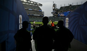 Gewitterwarnung: WM-Spiel in Philadelphia unterbrochen - Fans müssen Schutz suchen