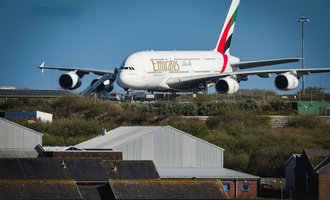 Risse an Flugzeugflügeln: Airbus überprüft 16 Maschinen vom Typ A380