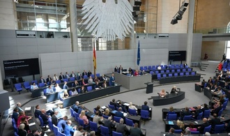 Erregte Debatte im Bundestag über Pantisanos Faschismus-Vorwurf