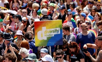 Gute Stimmung bei CSD-Demonstration in München trotz starker Hitze