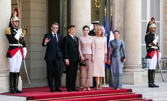 Macron empfängt thailändischen König in Paris