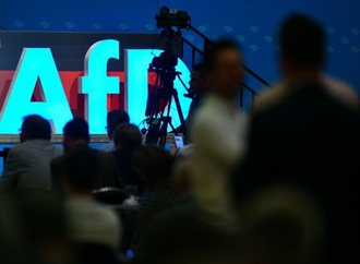 Dobrindt skeptisch zu AfD-Verbotsverfahren - Verfassungsschutz behält Partei im Visier