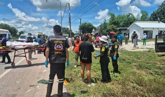 Kind rast mit Lieferwagen in Pilgergruppe: Acht Mönche in Thailand getötet