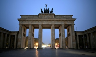 Brandenburger Tor wird zum 250. Geburtstag der Vereinigten Staaten angestrahlt