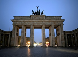 Brandenburger Tor wird zum 250. Geburtstag der Vereinigten Staaten angestrahlt