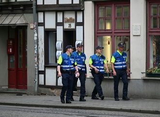 AfD-Parteitag in Erfurt: Massive Verkehrsblockaden - Polizei spricht von 15.000 Demonstranten