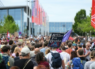 Proteste gegen AfD-Parteitag: Veranstalter gehen von 50.000 Teilnehmern aus