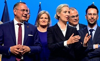 AfD-Parteitag in Erfurt fortgesetzt - Reden von Weidel und Chrupalla