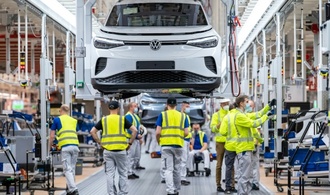 Industrie erhält im Mai nach deutlichem Minus wieder etwas mehr Aufträge