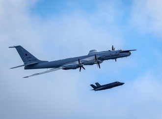 Britische Kampfjets fangen russisches Militärflugzeug ab