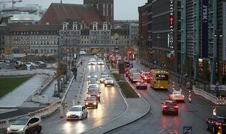 Studie: Ältere zahlen bei Kfz-Versicherung im Internet drauf