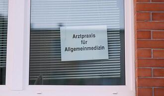 Studie: Jeder Dritte verzichtet nach KI-Einschätzung auf Arztbesuch