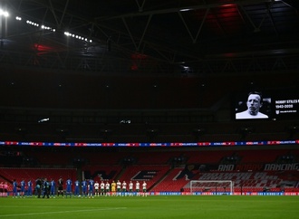 Kopfbälle im Fußball und Demenz: Britischer Weltmeister Stiles litt an Hirntrauma