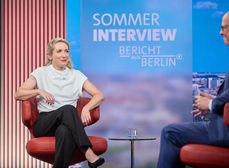 Linken-Chefin will ''breite Bündnisse gegen diesen Sozialkahlschlag''