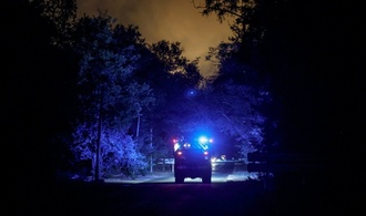 Feuer im Wald von Fontainebleau südlich von Paris - zwei Löschflugzeuge unterwegs