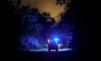 Feuer im Wald von Fontainebleau südlich von Paris - zwei Löschflugzeuge unterwegs